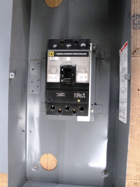 Square D KA225S 200 amp enclosed breaker KAL36200  