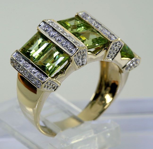 BEAUTIFUL 4CT SQUARE INVISIBLE SET PERIDOT ROUND DIAMOND & 14K 2 TONE 