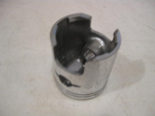 Suzuki NOS T350 Rebel, Piston, # 12110 18500 050 S1  