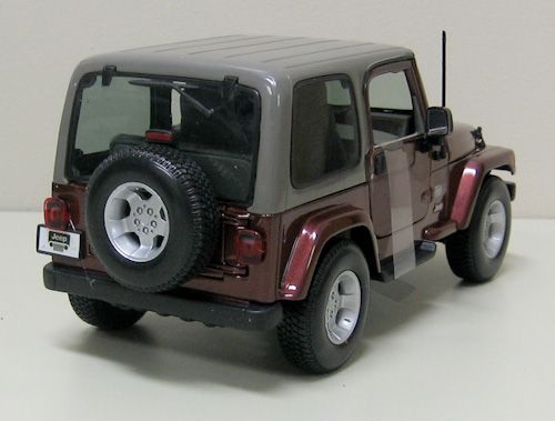 Jeep Wrangler Sahara Diecast Model Truck   Maisto   NIB   118 Scale 