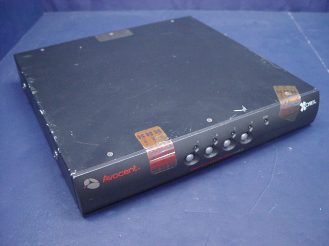 Avocent Cybex Switchview SC4 UAD 4 Port KVM Switch SC4UAD 520 456 504 