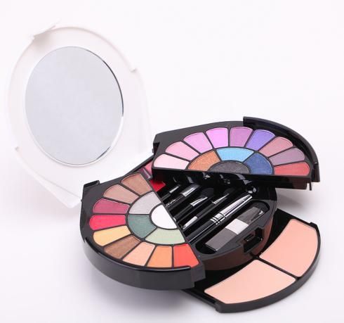 Cameleon Makeup Palette 26 Shimmer Eyeshadow Blush NEW  