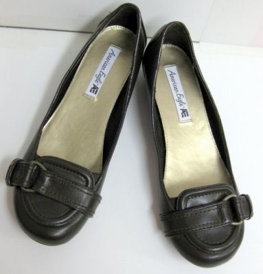 AMERICAN EAGLE Deep Brown Buckle Detail Flats * womens 8 *NWOT*  