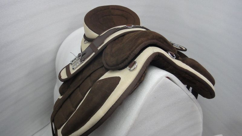 Treeless Saddle beige17+Girth+iron stirrup+rope halter  