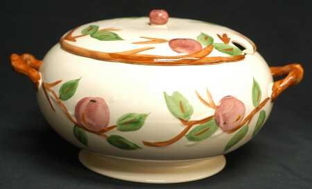 Franciscan APPLE (ENGLAND) Soup Tureen & Lid 1912758  