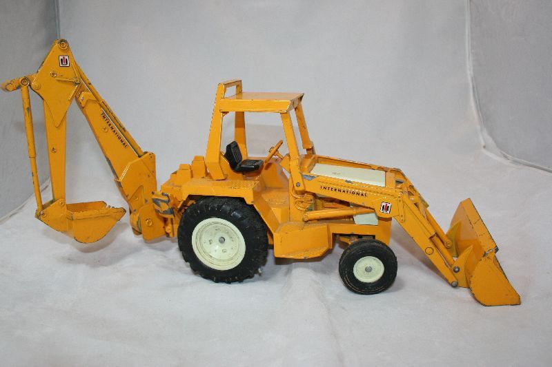 Ertl International Harvester Loader & Backhoe Tractor  