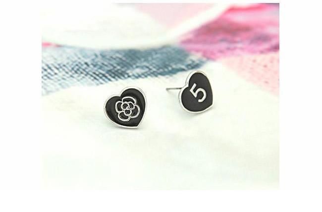 Fashion Black Color Lucky 5& Rose Design Earrings  