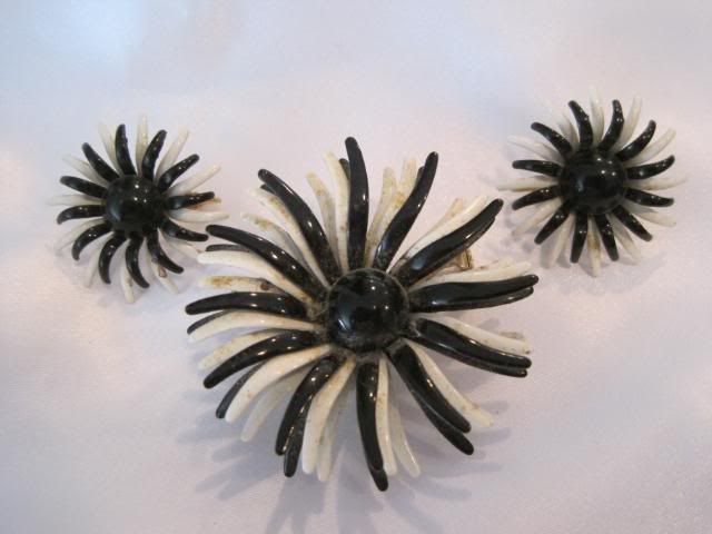 Vintage Black and White Enamel Flower Brooch Earrings Demi Set  