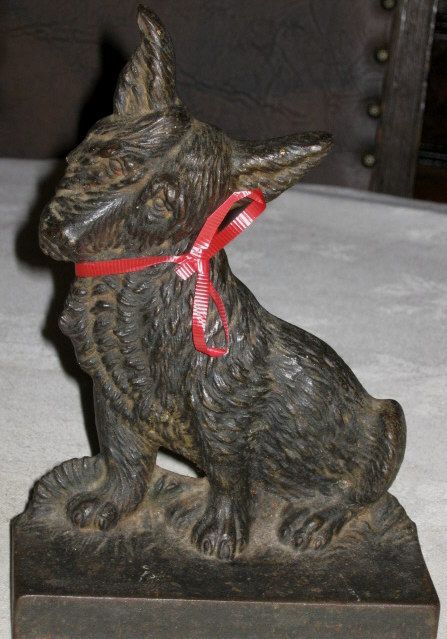 ANTIQUE BRADLEY HUBBARD CAST IRON CORGI DOG GARDEN ART STATUE 