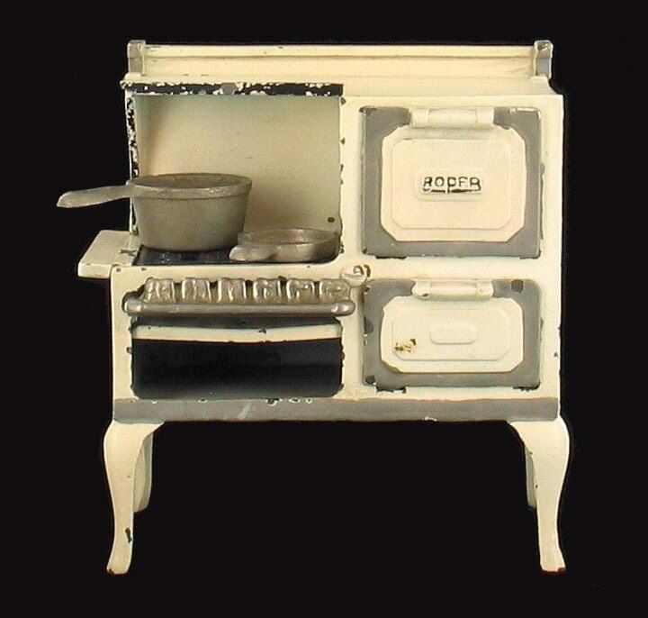 RARE CAST IRON ROPER STOVE ARCADE DOLLHOUSE TOY  