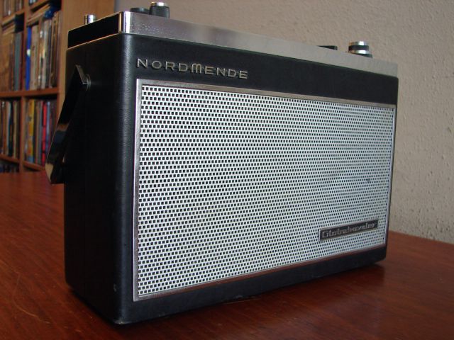 NORDMENDE GLOBETRAVELER 15 BAND SHORTWAVE RADIO NICE  