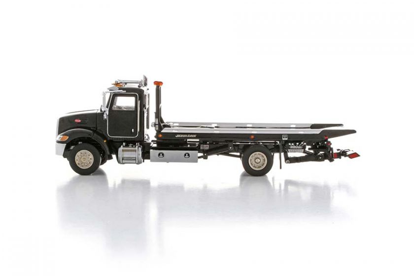 Peterbilt Jerr Dan Rollback Truck   BLACK   1/50 TWH  