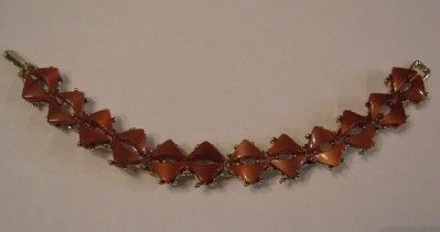 VTG LISNER LIKE RUSTY RED COLOR THERMOSET GOLDTONE BRACELET GREAT 