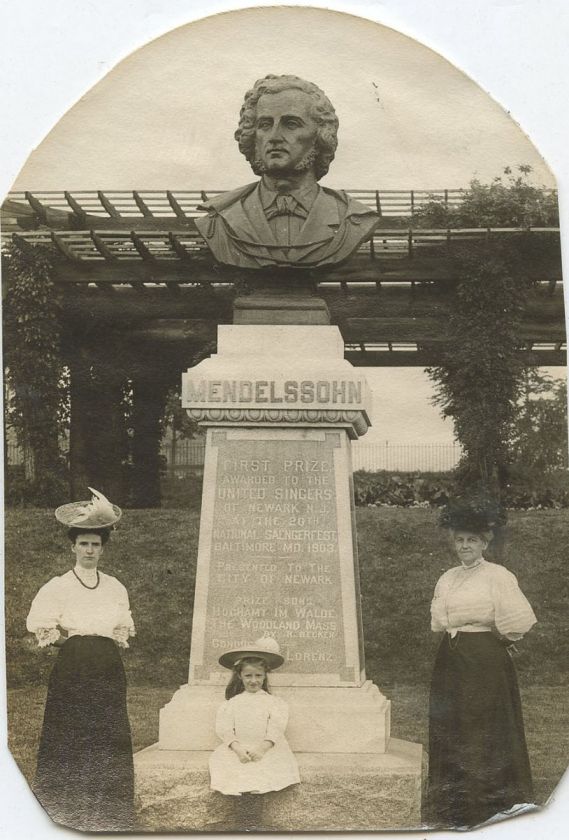 PEOPLE IN BRANCH BROOK PARK NEWARK NJ MENDELSSOHN MONUMENT cir 1910s 