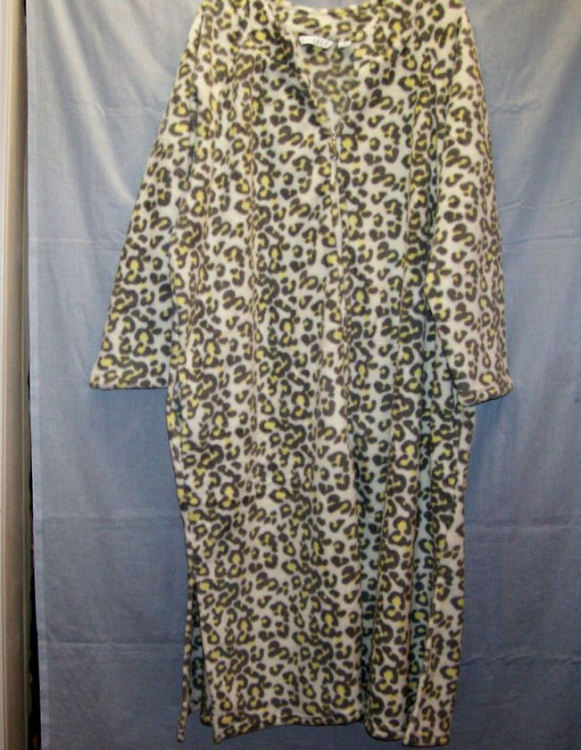 NWOTCHEETAH PRINT ANGEL FLEECE RAGLAN ZIP ROBE 3X  