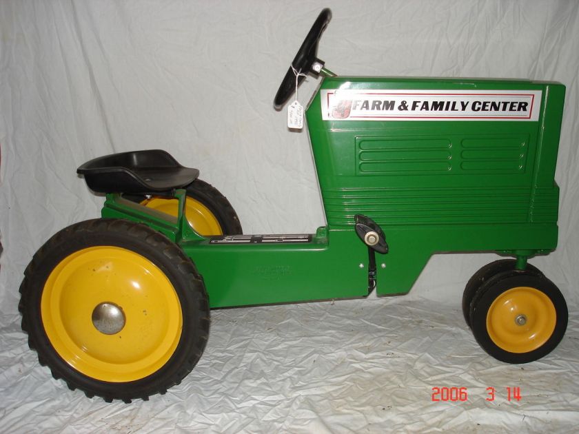   SCALE MODELS FARM & FAMILY CENTER/CENTRAL TRACTOR PEDAL TRACTOR  