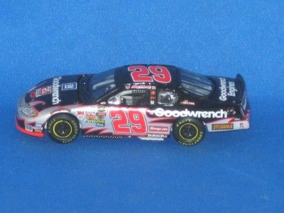 2005 KEVIN HARVICK #29 GM GOODWRENCH RCCA HO CAR 164 c321  