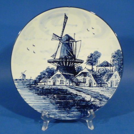 d551 Windmill and Farmhouse on 8¼ Delft Blue PLATE  