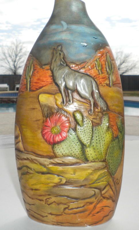 SOUTHWESTERN STYLE VASE COYOTE WOLF DESERT CACTUS SIGN  