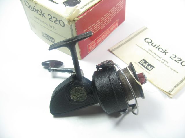 VINTAGE DAM QUICK 330 SPINNING FISHING REEL IN QUICK 220 BOX  