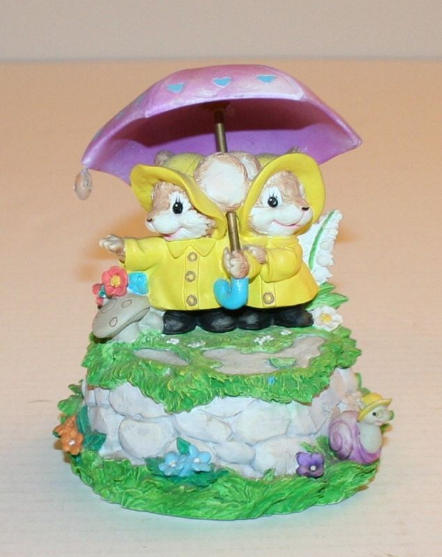 San Francisco Music Box Mouse Capers Figurine Raindrops  