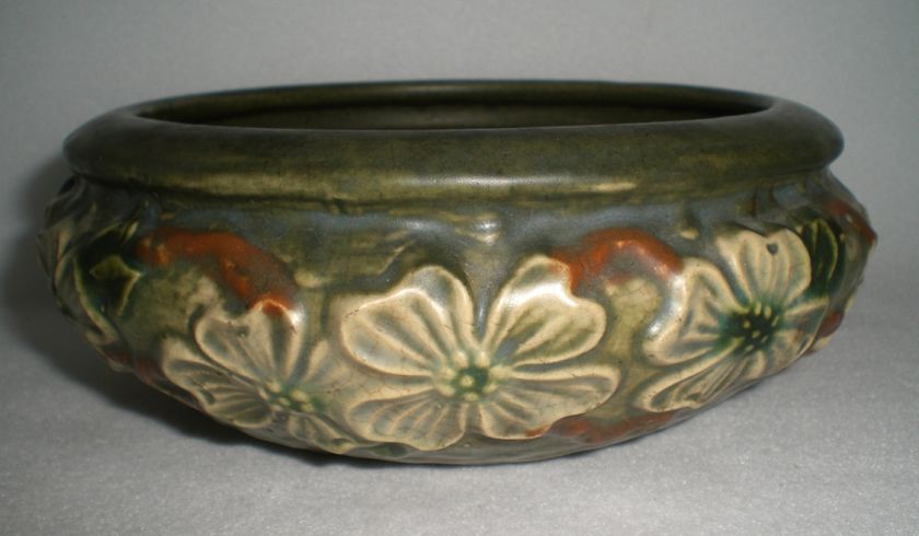 EARLY ROSEVILLE POTTERY DOGWOOD I BOWL VINTAGE 1916  