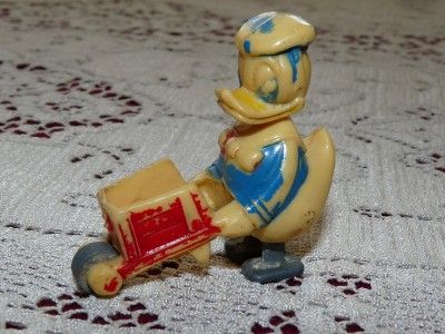 VINTAGE DISNEY DONALD DUCK PLASTIC RAMP WALKER WDP TOY  